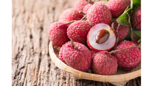 DELICIOUS LYCHEE FRUIT