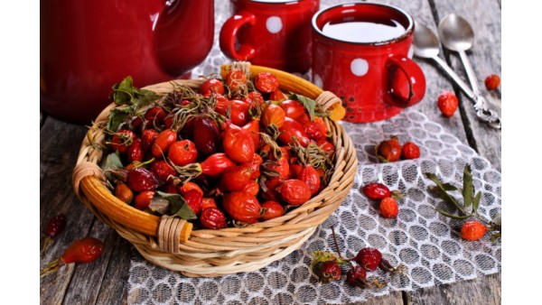 RED AND STRONG WITH VITAMIN C